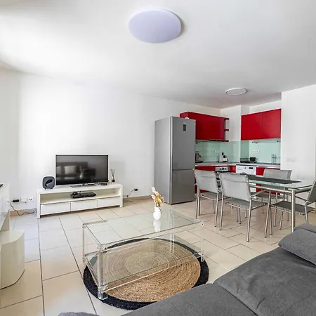 Charming A C 2br 6p - * Cannes