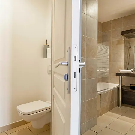 Lejlighed Charming A C 2br 6p -